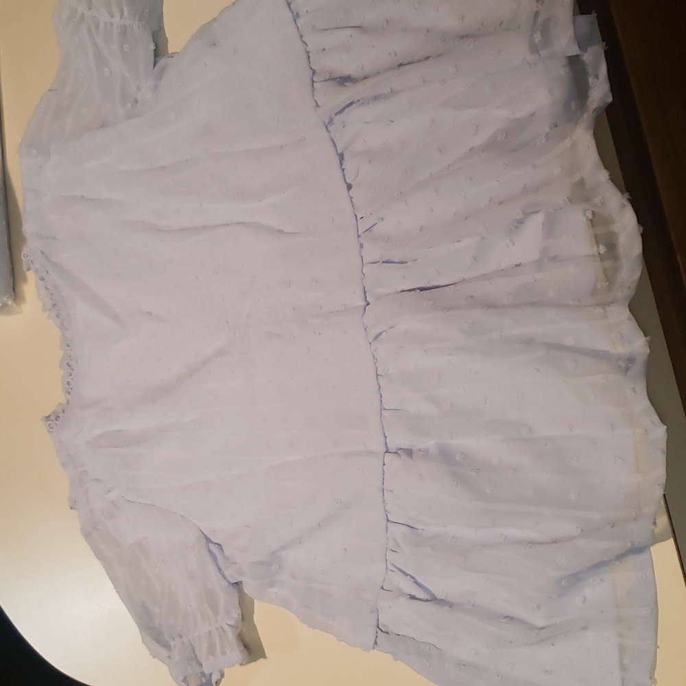 New boutique deep v ruffle dot top - Picture 11 of 12